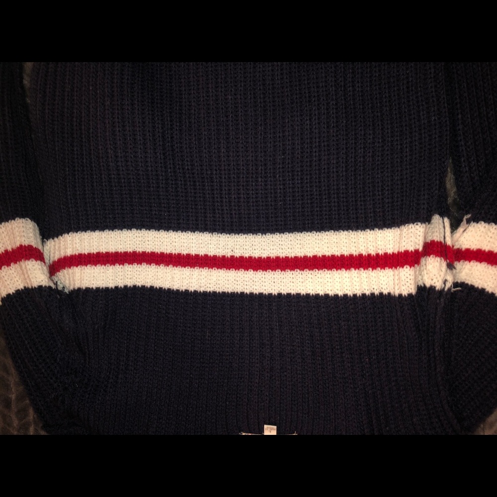 CABLE KNIT SWEATER
